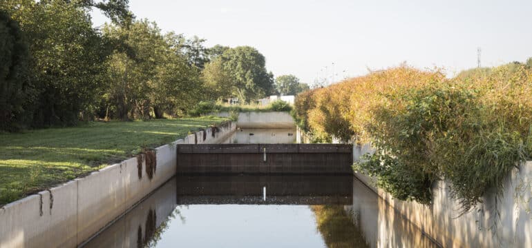 Bosch Beton - Waterkering in nieuwbouwwijk in Nijkerkerveen