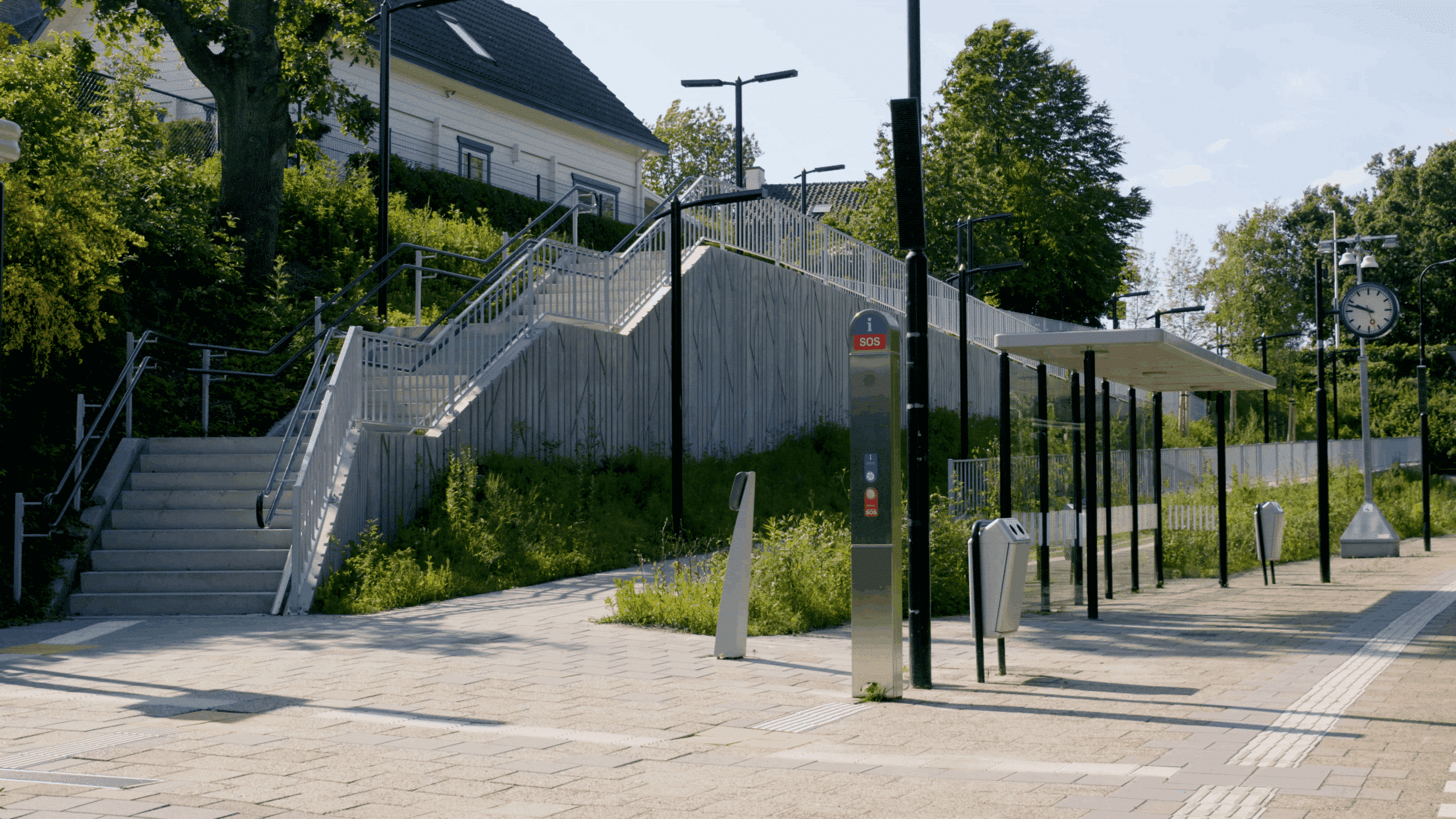 Bosch Beton - Structuurwanden voor hoogteverschil bij station Chèvremont