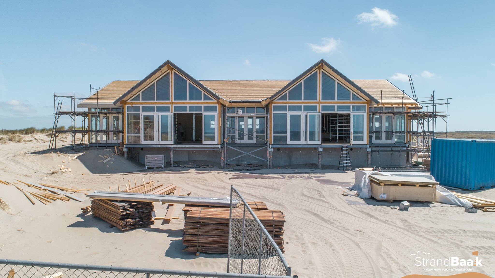 Bosch Beton - Keerwanden in de Texelse duinen bij Standpaviljoen Paal 9