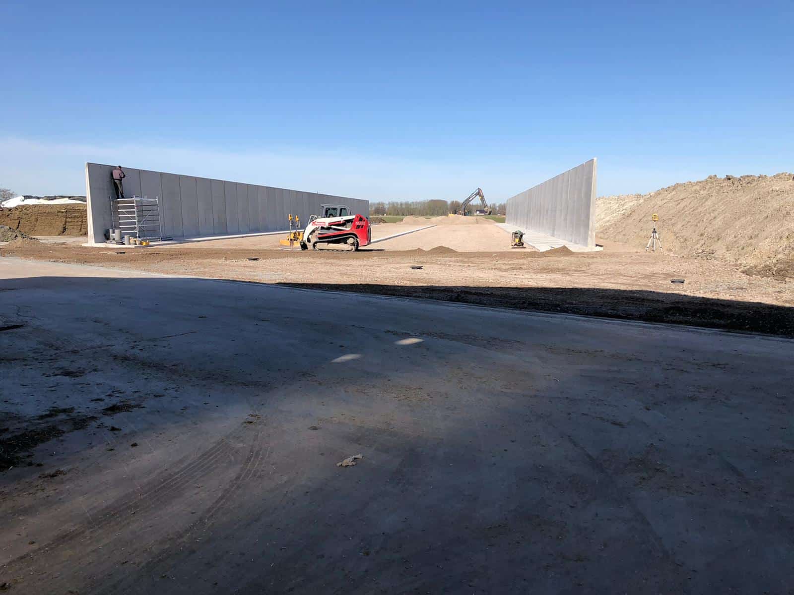 Bosch Beton - Forse sleufsilo bij melkveehouder in Engelum