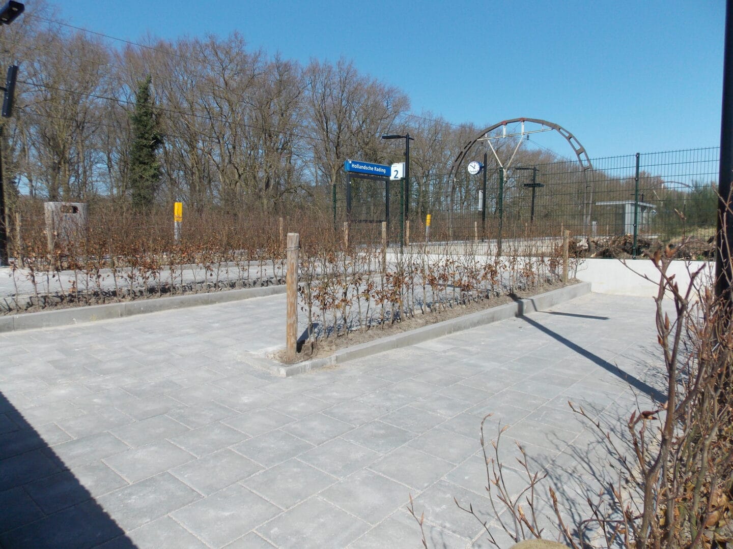 Bosch Beton - Keerwanden voor opgang invalide reizigers station Hollandsche Rading