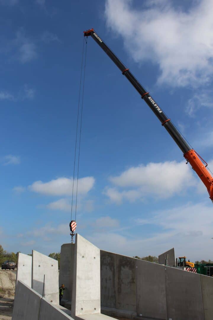 Dijk van Bosch Beton keerwanden voor rangeerstation De Vork in Haren (Groningen)