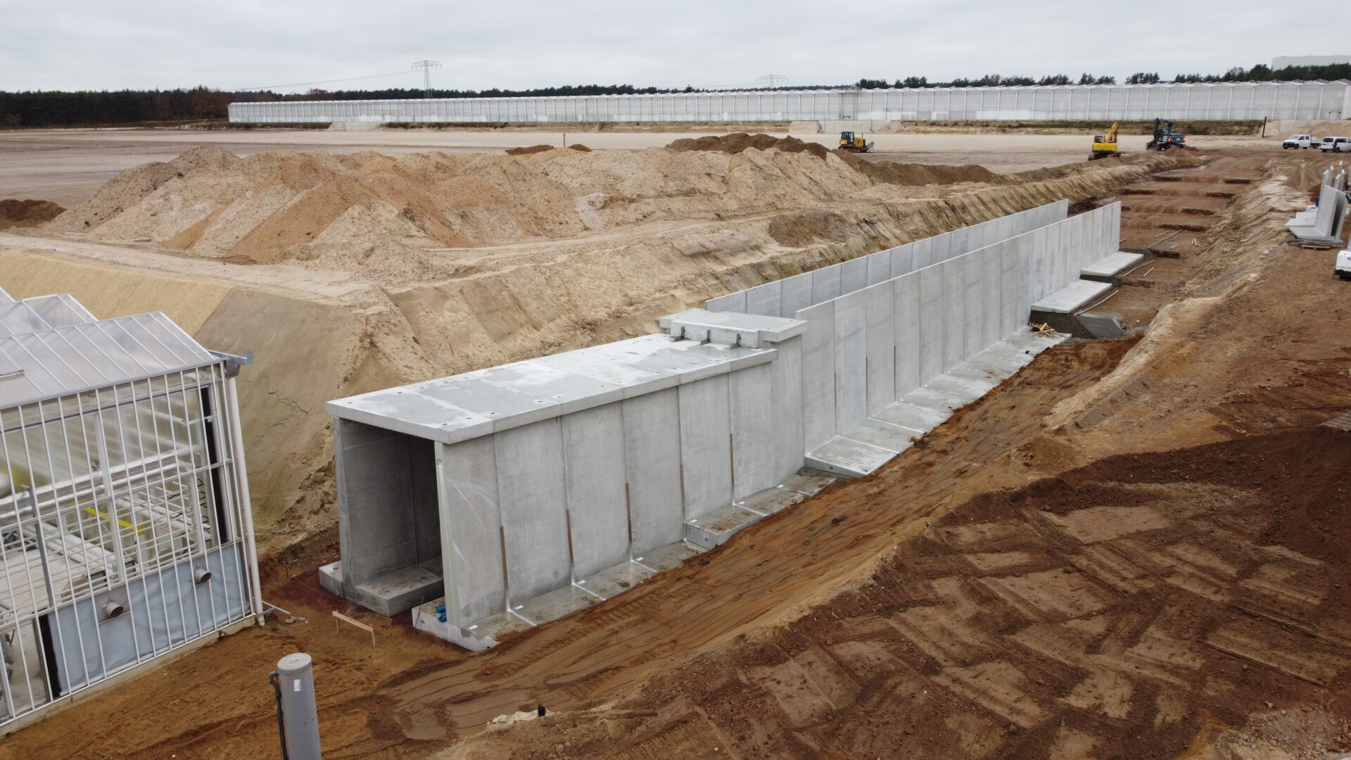 Bosch Beton - Hellingbaan en tunnel van keerwanden bij teler in Lutherstadt Wittenberg (DE)