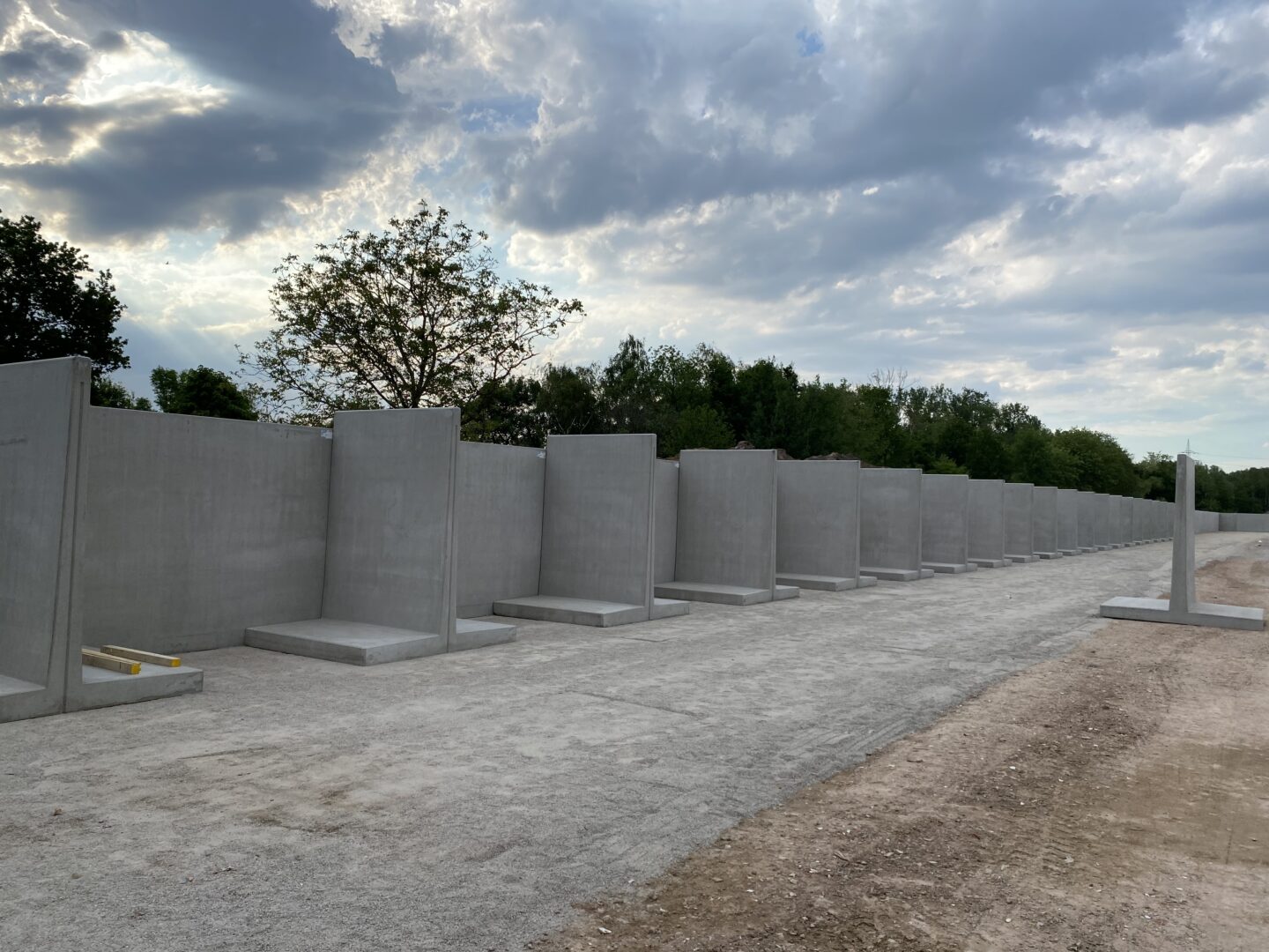 Bosch Beton creëerde voor Vandenbergh Tuincentrum ruimtebesparende opslag met keerwanden in Duffel (BE)