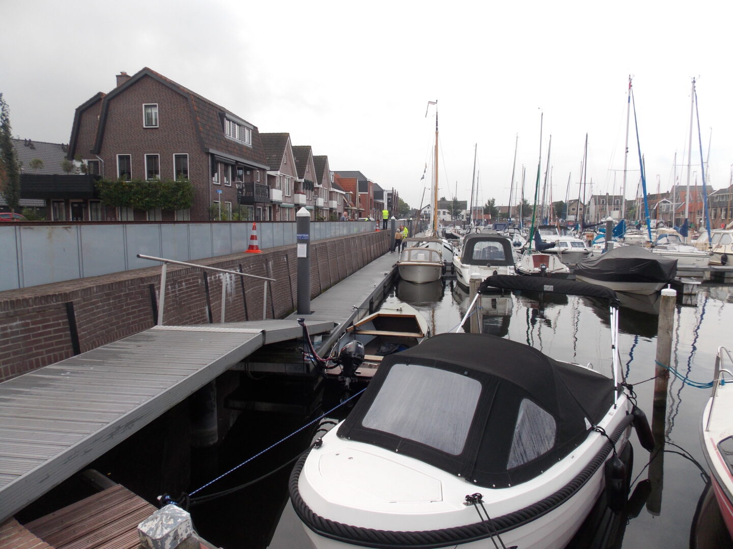 Bosch Beton - 330 meter lange zelfsluitende waterkering in  Spakenburg