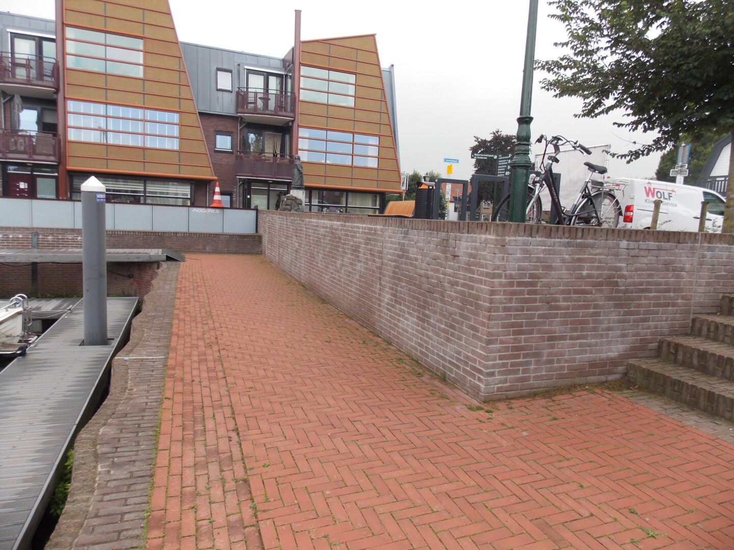 Bosch Beton - 330 meter lange zelfsluitende waterkering in  Spakenburg