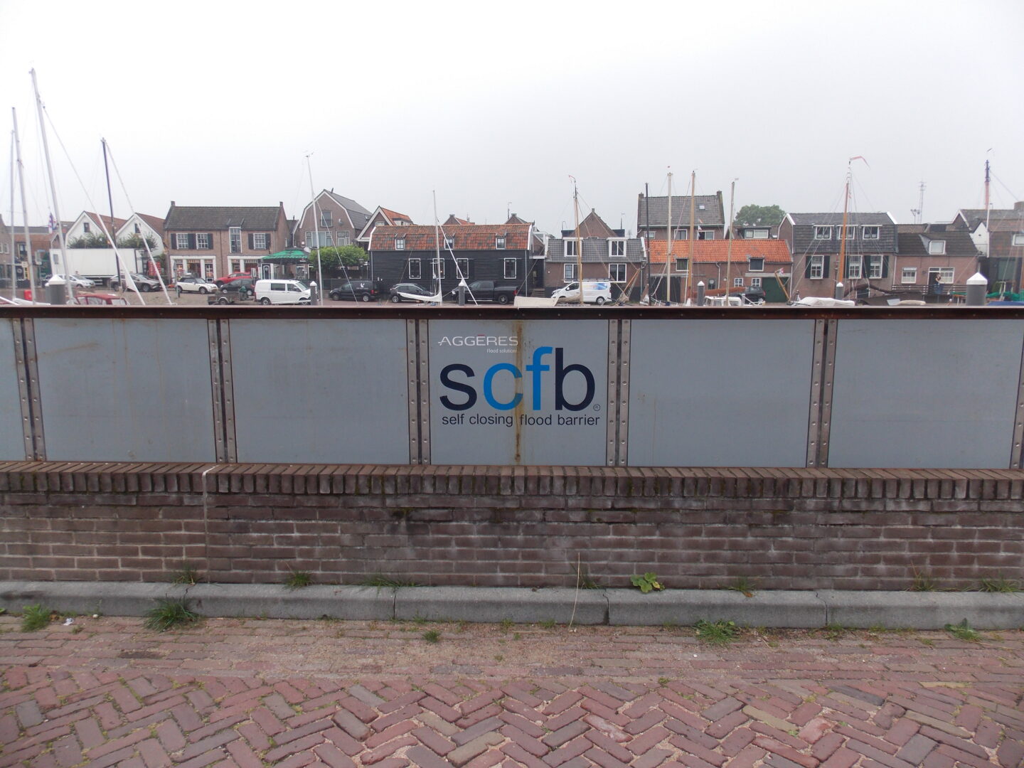 Bosch Beton - 330 meter lange zelfsluitende waterkering in  Spakenburg