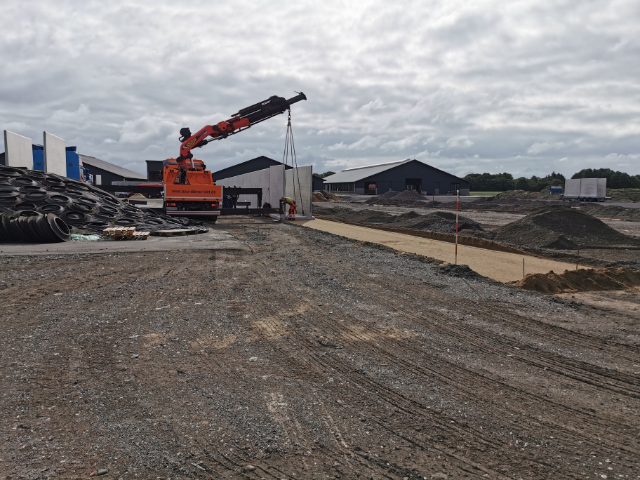 Bosch Beton - Keerwanden voor vijf sleufsilo's bij Morten Dalby in Hovborg (DK)