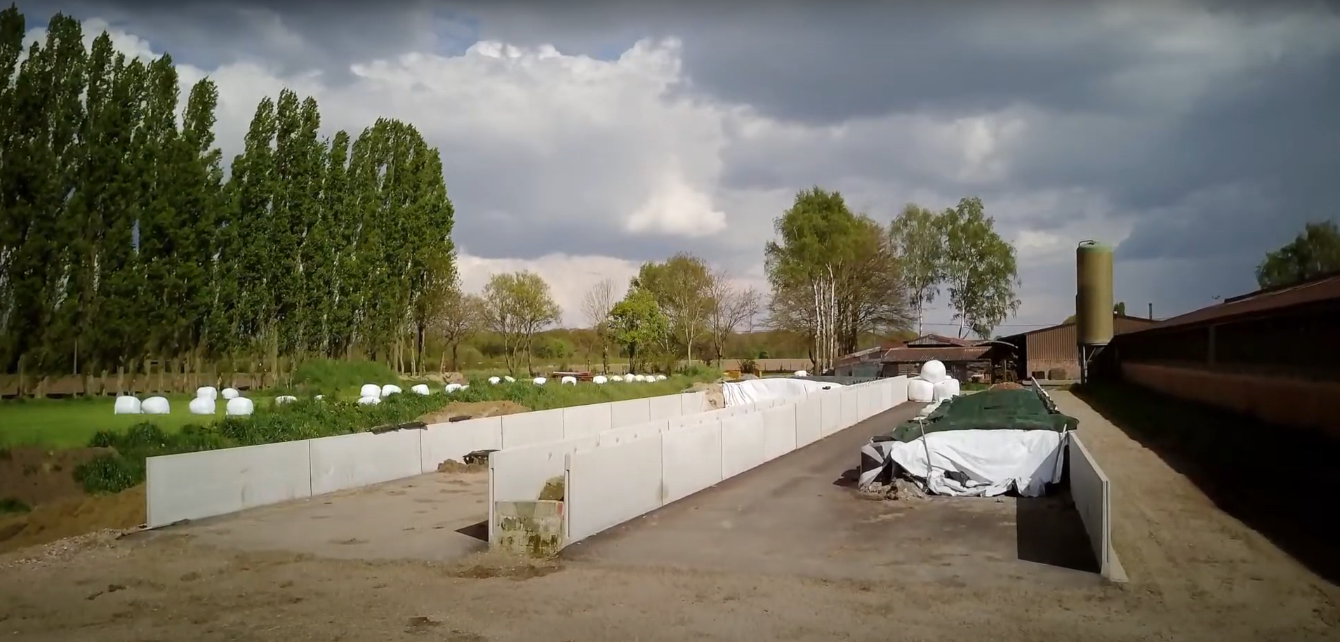 Bosch Beton - Sleufsilo's bij Belgische geitenhouderij in Noorderwijk