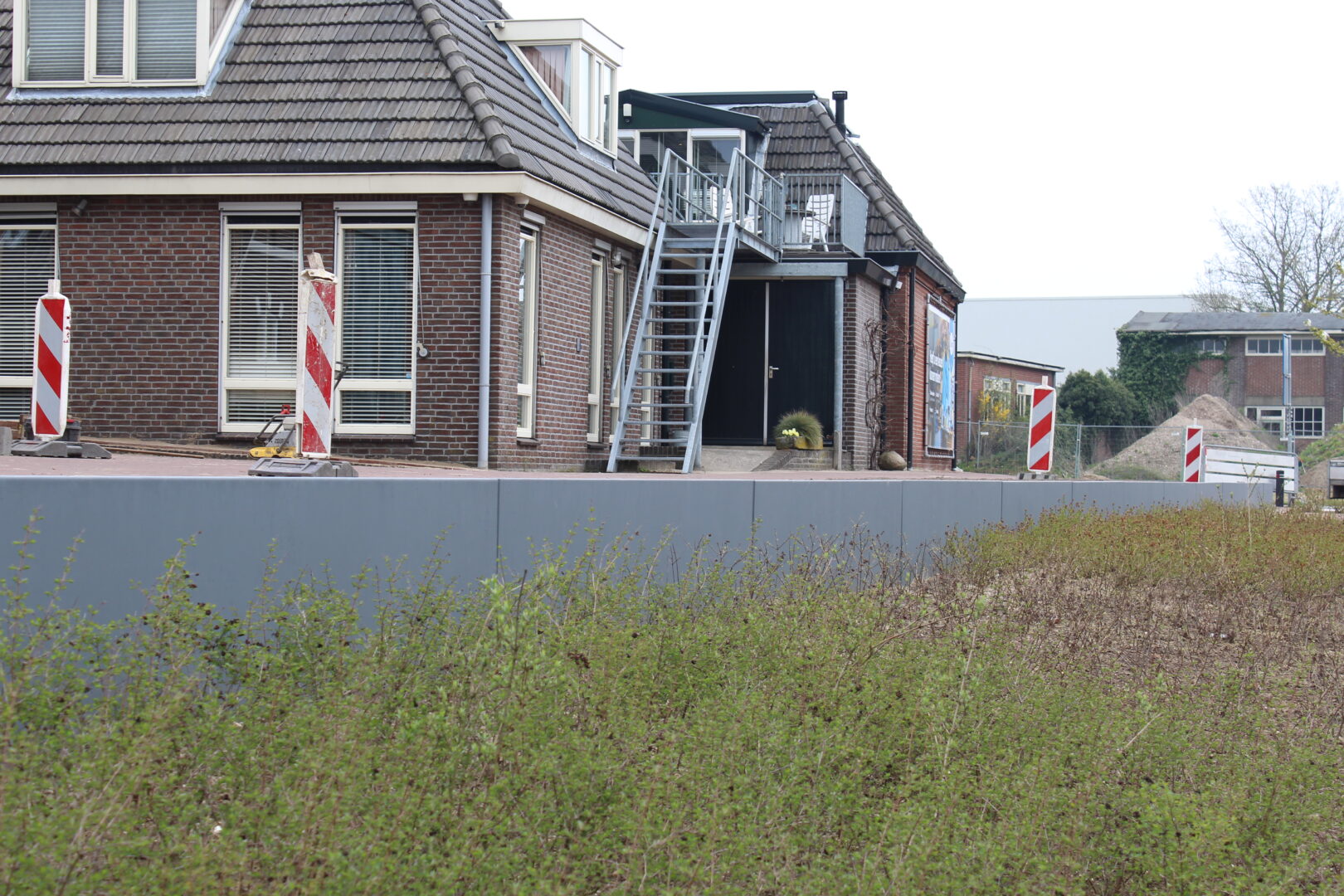 Bosch Beton - Perrons station Holten verbreed met keerwanden