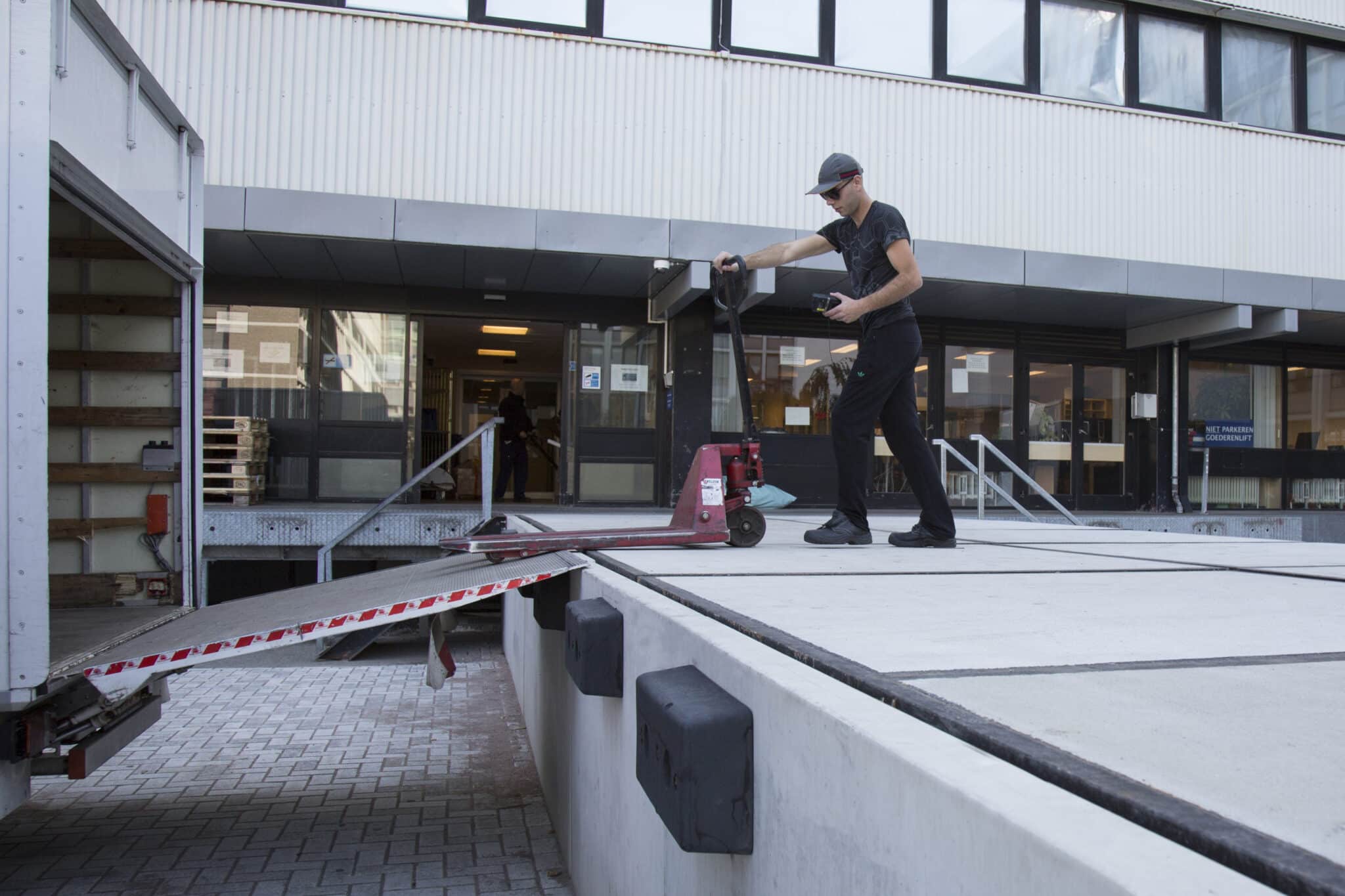 Bosch Beton Retaining walls ensure safety at VU Amsterdam loading dock